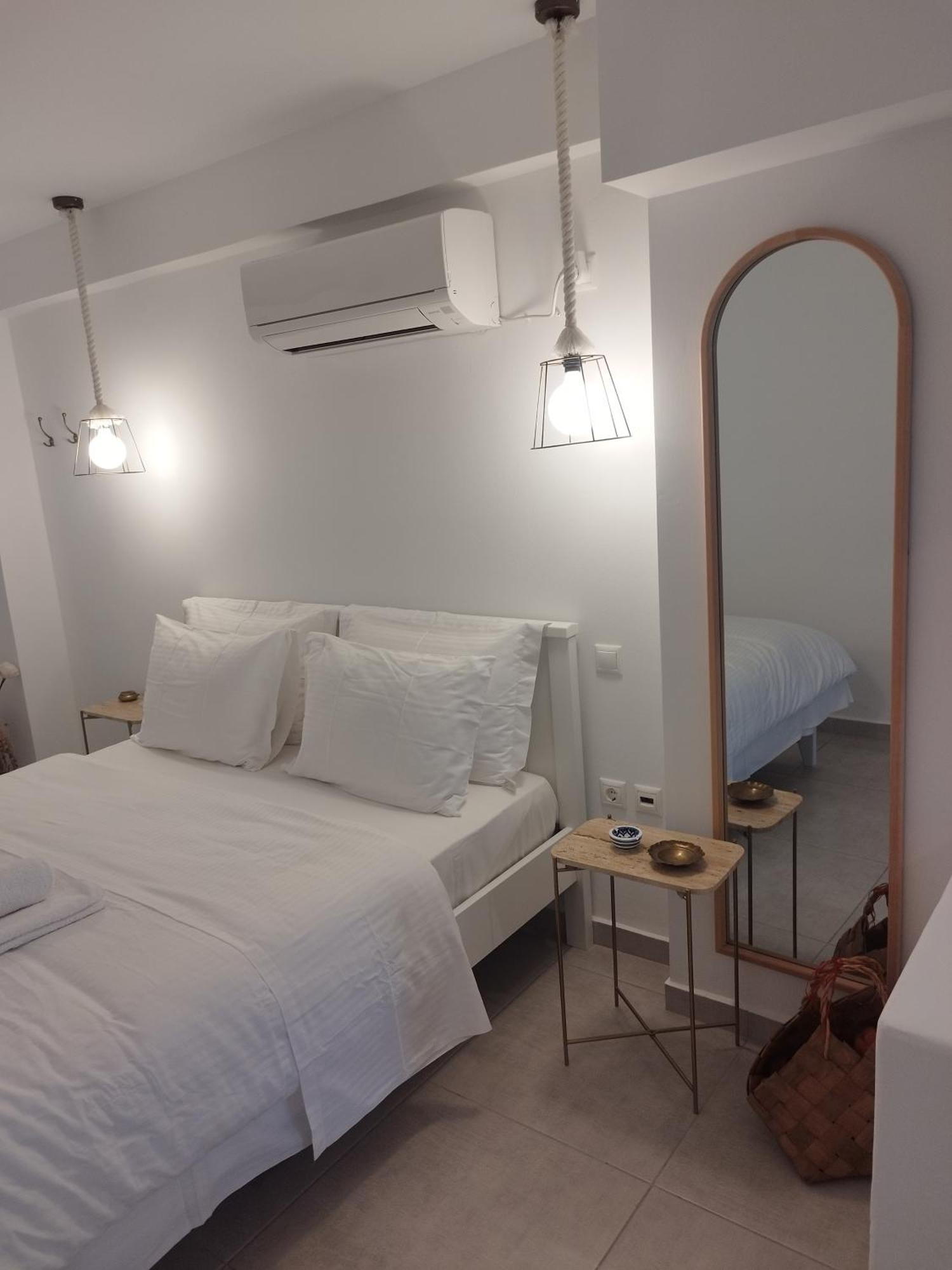 Korina'S Suites Ándros Eksteriør billede